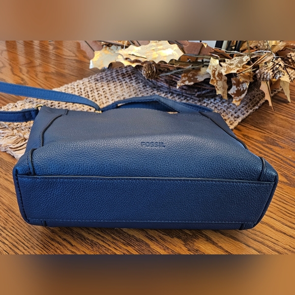 Fossil -Tara Crossbody Bag - Picture 3 of 5